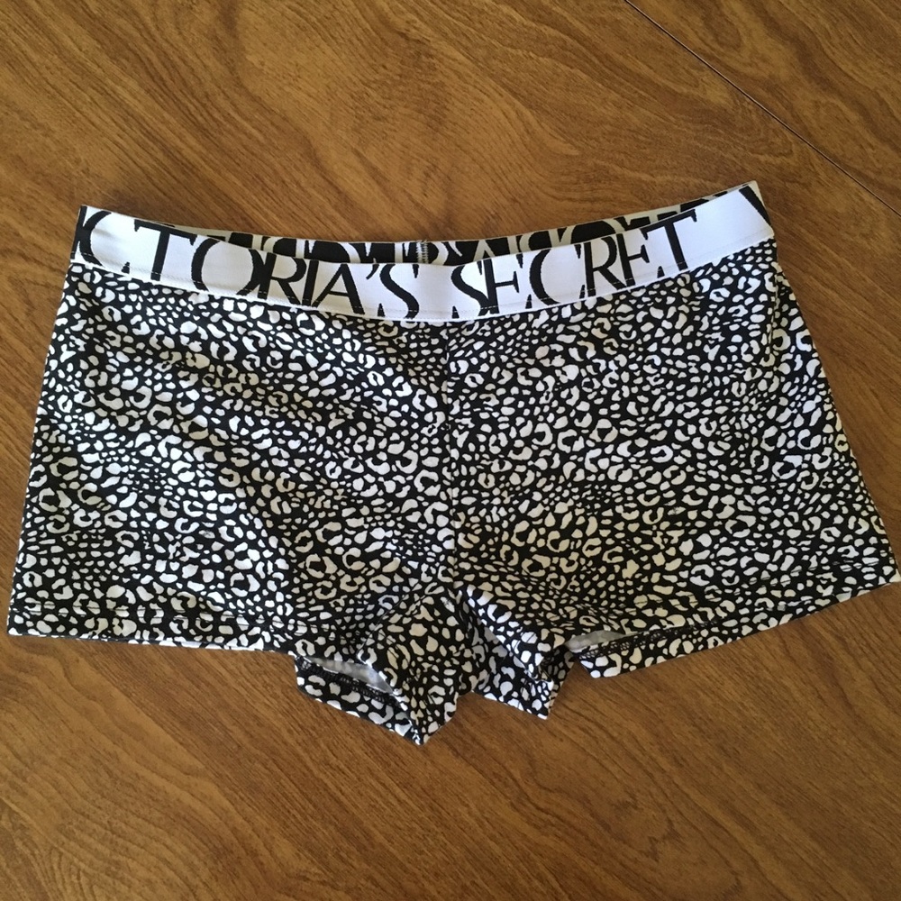 Victoria’s Secret Leopard Print Logo Shortie Panty